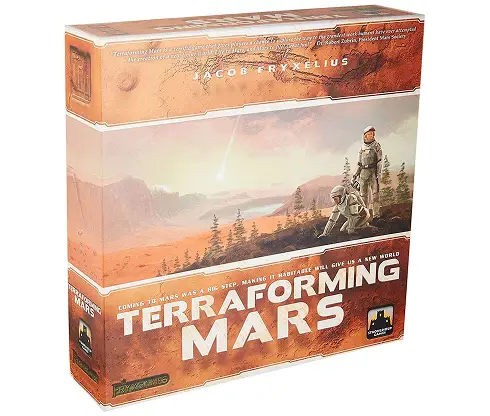 De Terraforming Mars-bordspeldoos met astronauten en een Marslandschap, een sciencefictionstrategiespel over het koloniseren van Mars.